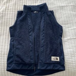 Unisex North face vest,two zipper pockets,sort of Sherpa material